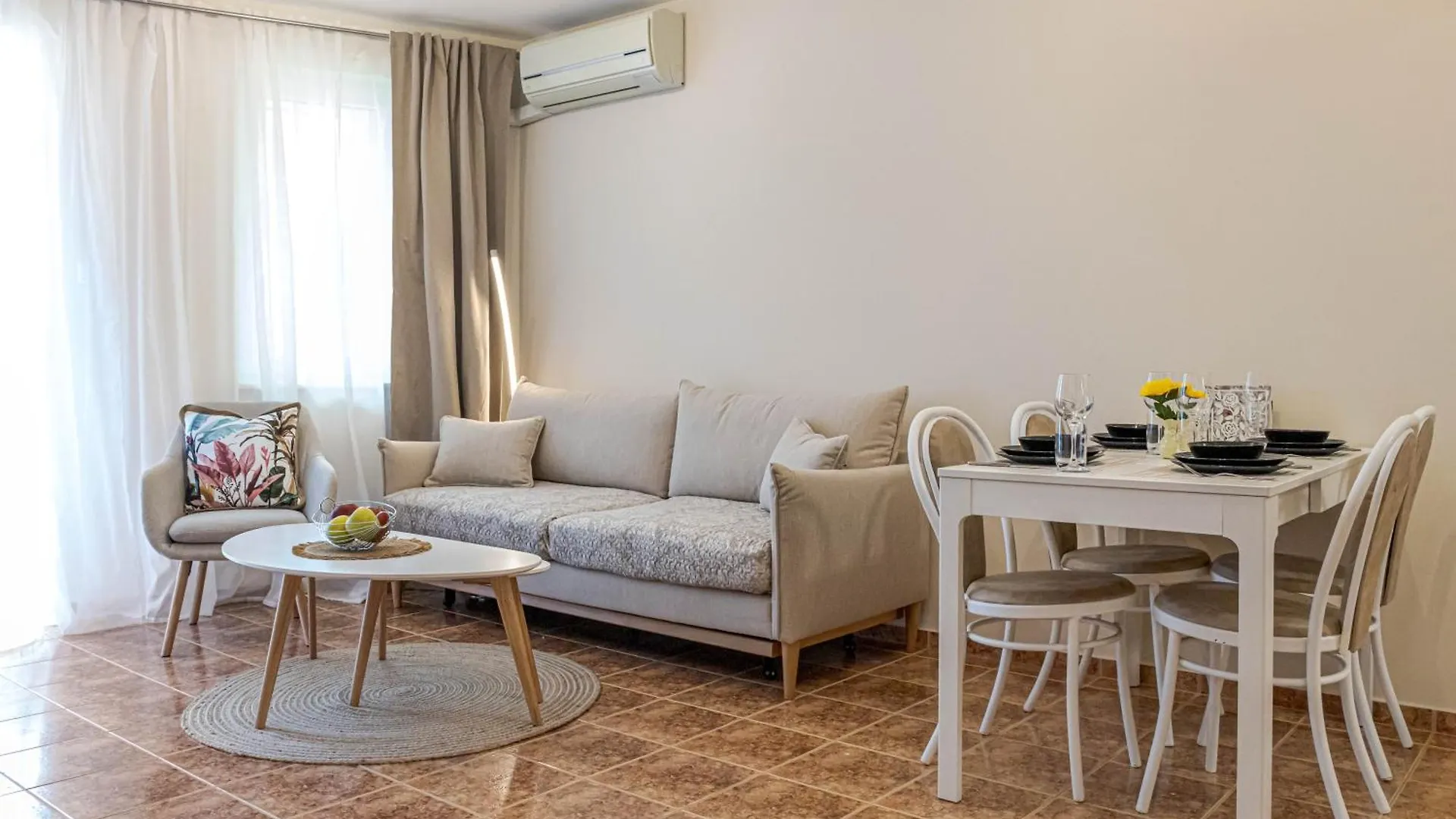 1Br Apartment 8 Mins To Beach With Free Street Parking Varna