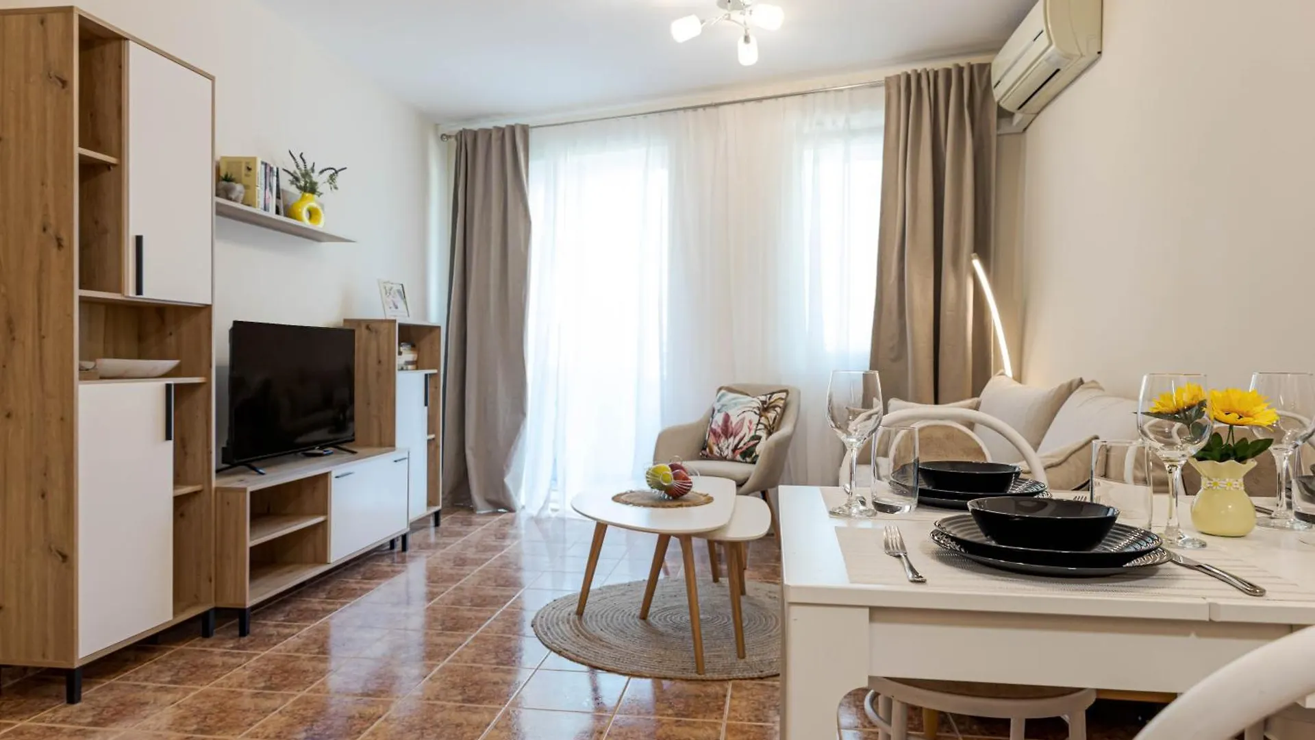 1Br Apartment 8 Mins To Beach With Free Street Parking Varna