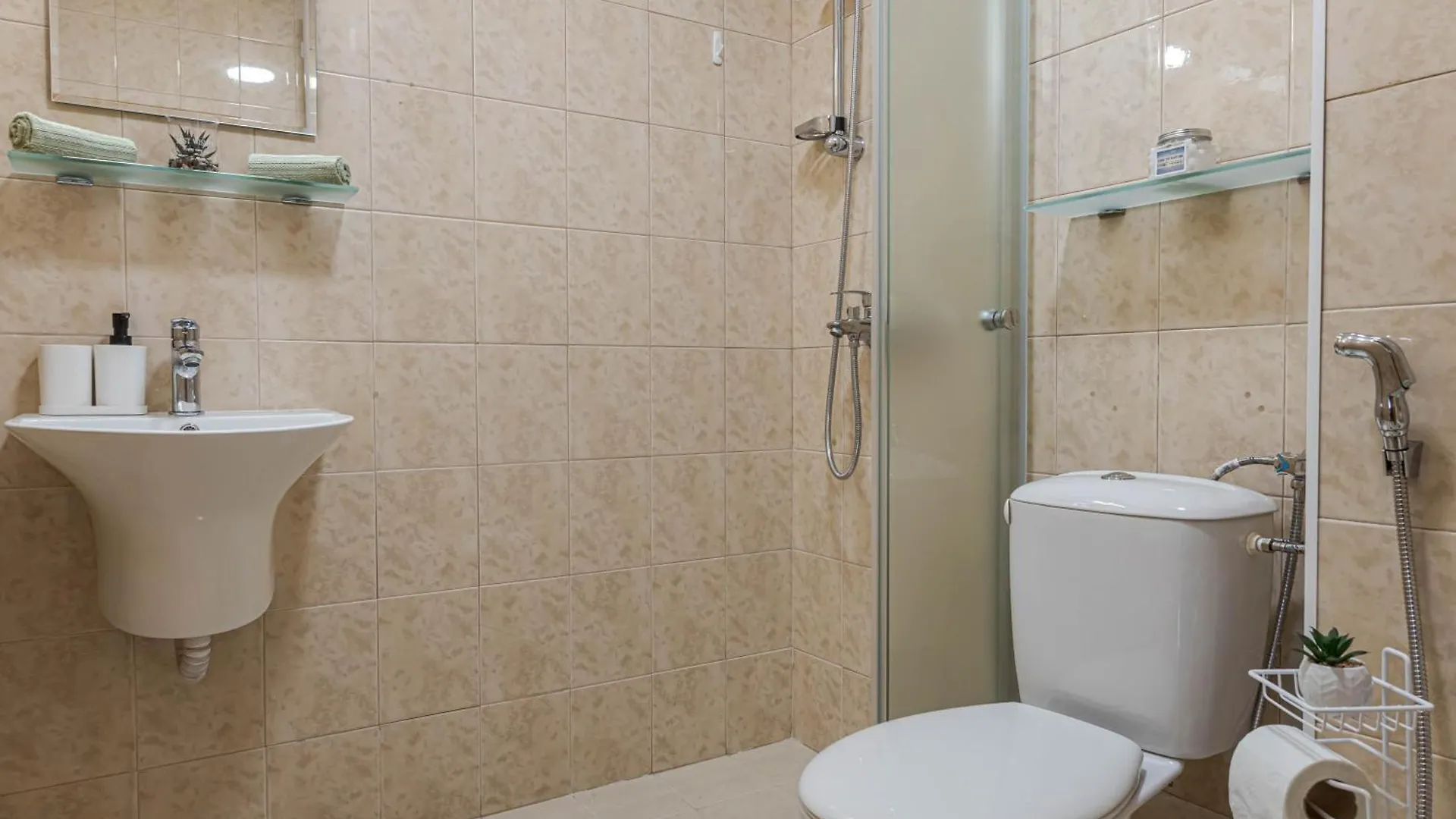 1Br Apartment 8 Mins To Beach With Free Street Parking Varna