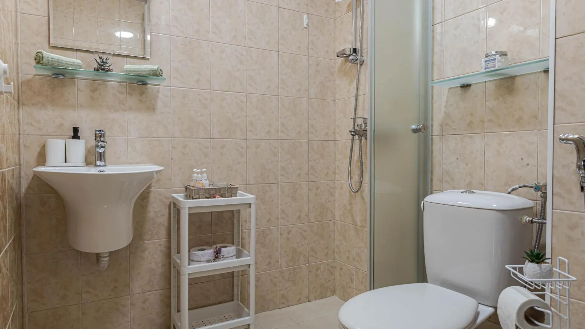 1Br Apartment 8 Mins To Beach With Free Street Parking Varna