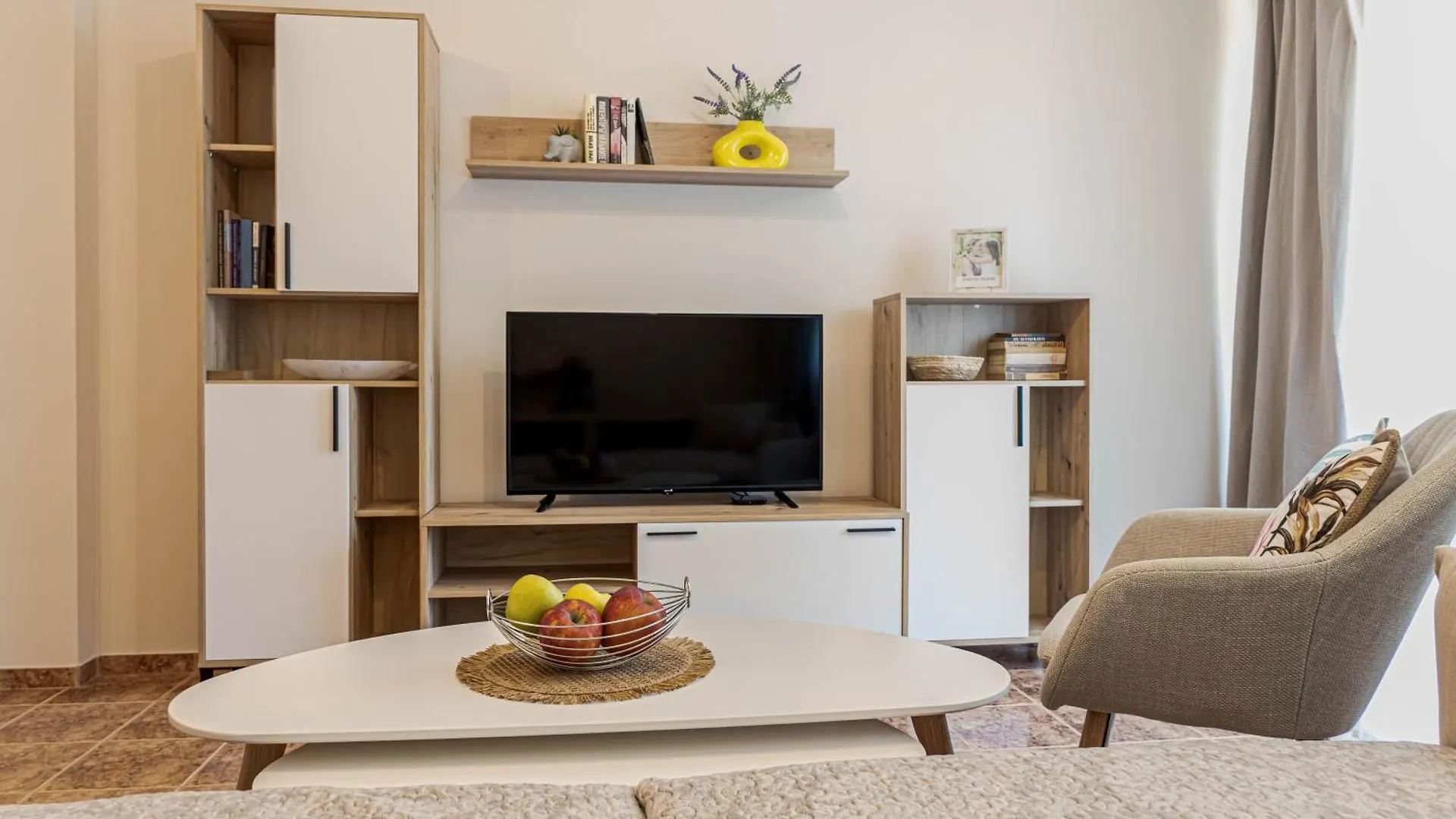 1Br Apartment 8 Mins To Beach With Free Street Parking Varna