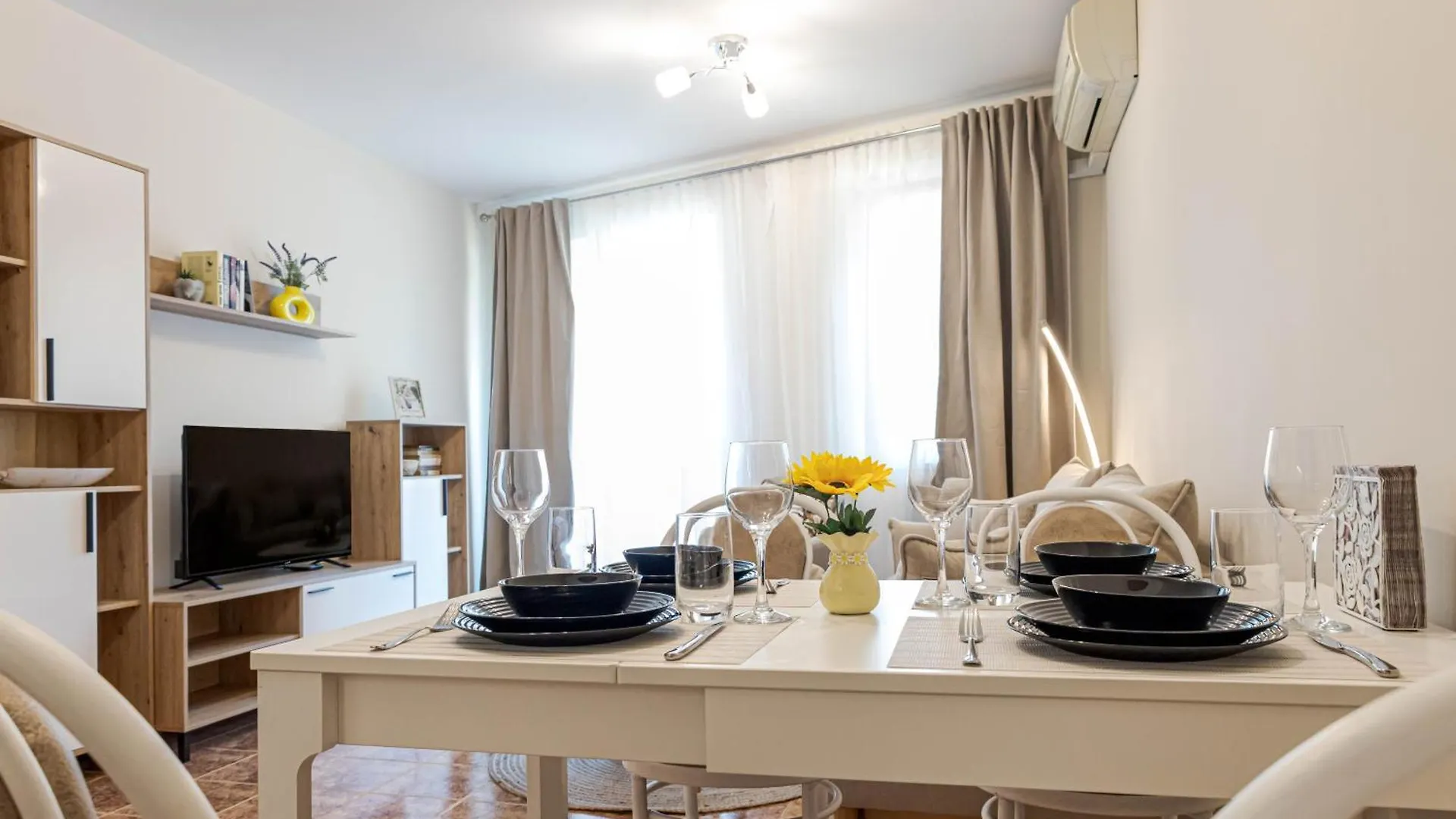 1Br Apartment 8 Mins To Beach With Free Street Parking Varna