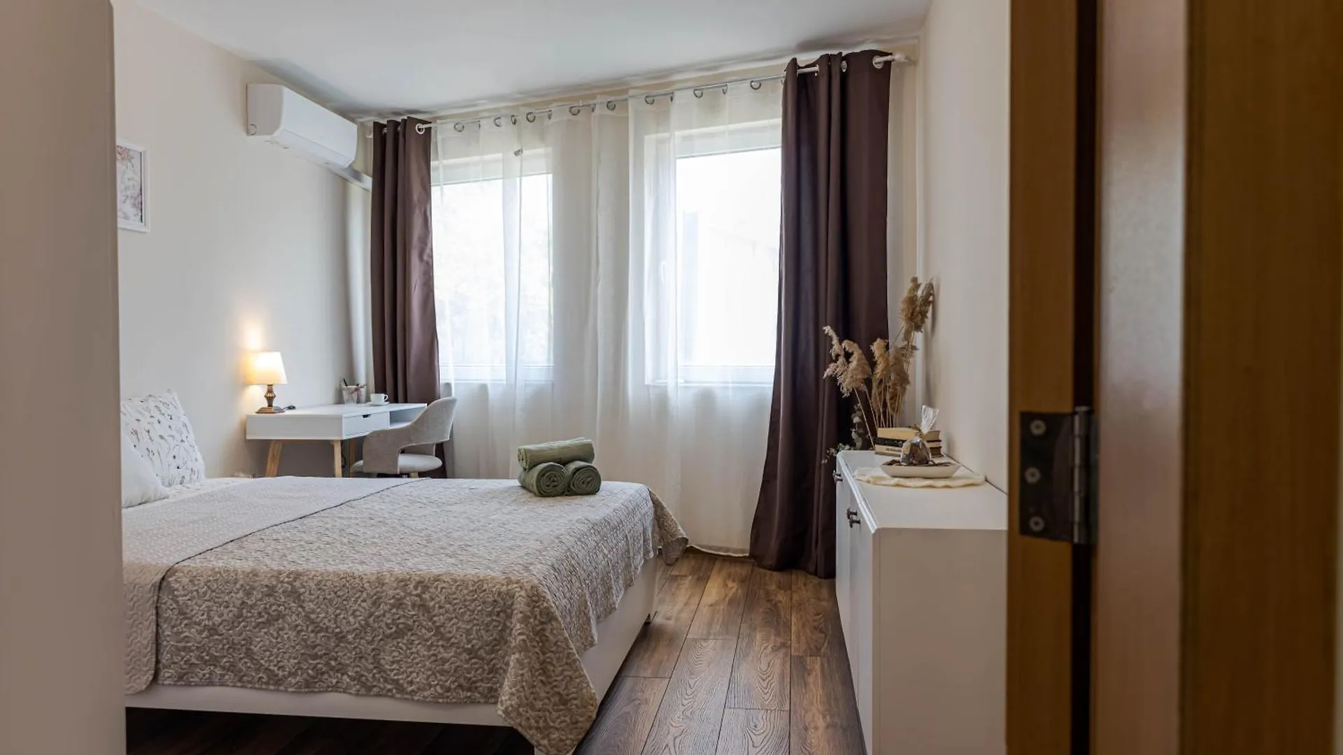 1Br Apartment 8 Mins To Beach With Free Street Parking Varna Bulgaria